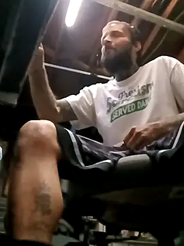 Snapshot of Whipit323 chatting on 01/08/26, 11:12 Whipit323 online show from 01/08/26, 11:12