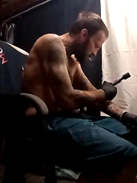 Snapshot of Whipit323 chatting on 03/01/26, 05:04 Whipit323 online show from 03/01/26, 05:04