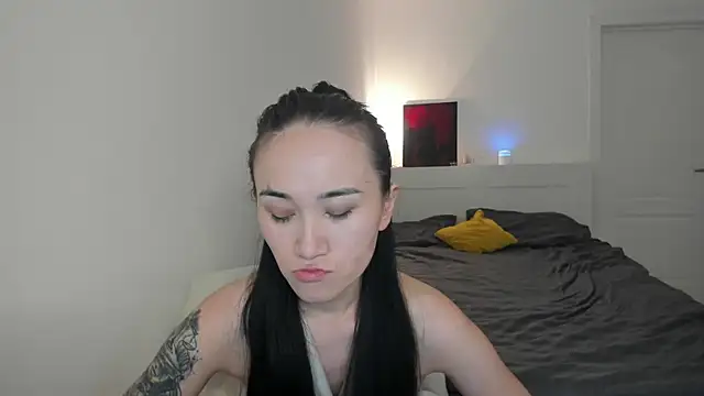 aenie online show from 10/29/25, 12:51