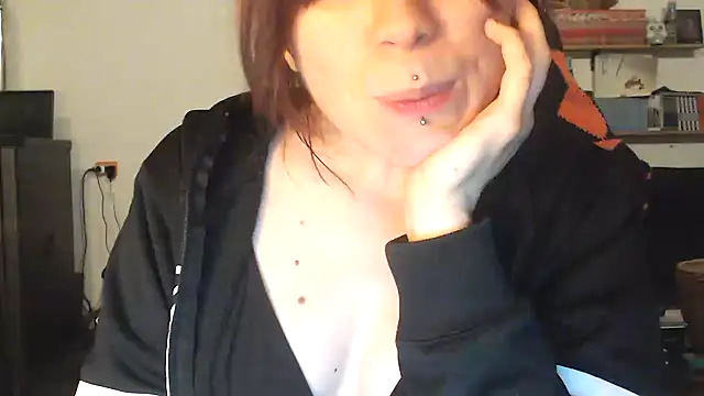 complicata mente online show from 12/28/24, 09:19