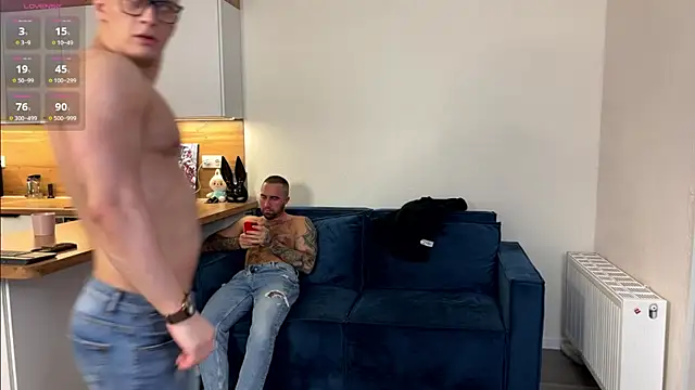 Snapshot of Alex_xxx chatting on 12/18/25, 04:57 Alex xxx online show from 12/18/25, 04:57