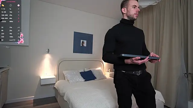 Snapshot of Alex_xxx chatting on 12/19/25, 03:52 Alex xxx online show from 12/19/25, 03:52