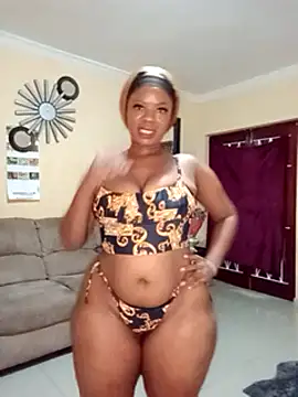 Snapshot of Luciouslips00 chatting on 02/02/25, 07:04 Luciouslips00 online show from 02/02/25, 07:04