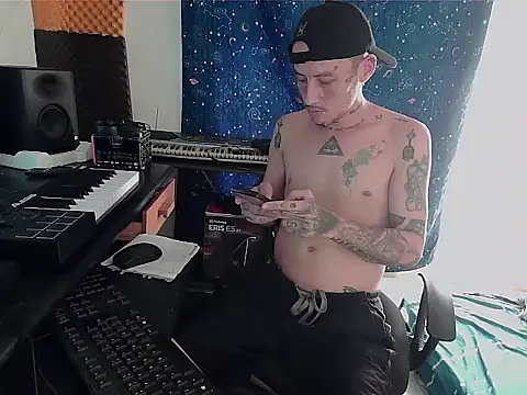 patrik tattoo  online show from 01/06/25, 08:39