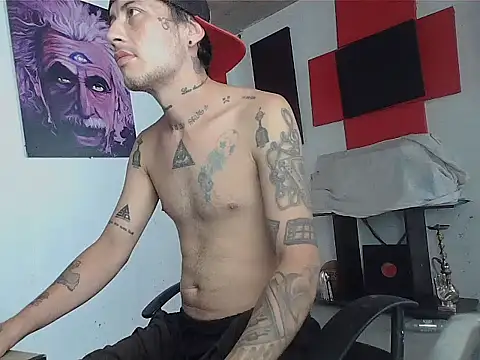 Snapshot of patrik_tattoo_ chatting on 05/20/26, 04:02 patrik tattoo online show from 05/20/26, 04:02