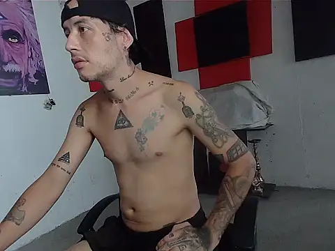 Snapshot of patrik_tattoo_ chatting on 05/28/26, 04:48 patrik tattoo online show from 05/28/26, 04:48