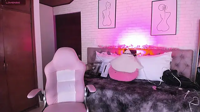 Kitty Pam online show from 04/27/26, 08:51