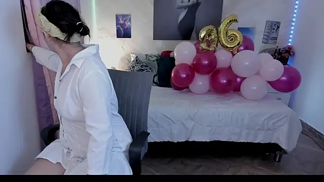 alinabozz1 online show from 03/29/26, 01:38