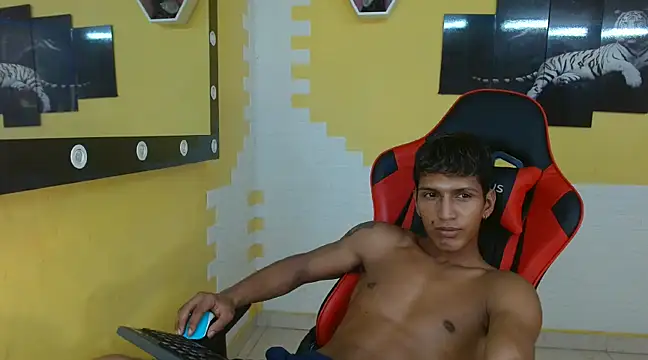 mau elixxx online show from 01/24/25, 09:39