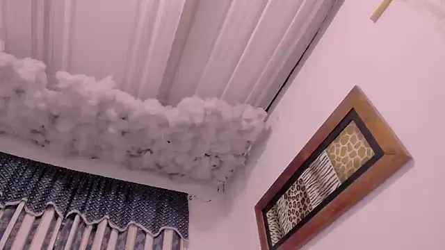 Snapshot of Lauu_G chatting on 09/24/25, 10:18 Lauu G online show from 09/24/25, 10:18