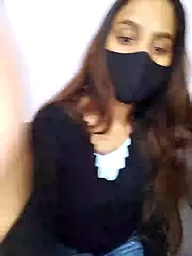 Snapshot of Surbhi_Ji chatting on 12/18/24, 06:43 Surbhi Ji online show from 12/18/24, 06:43