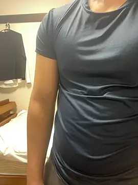 YU-KI00 online show from 10/28/25, 12:19