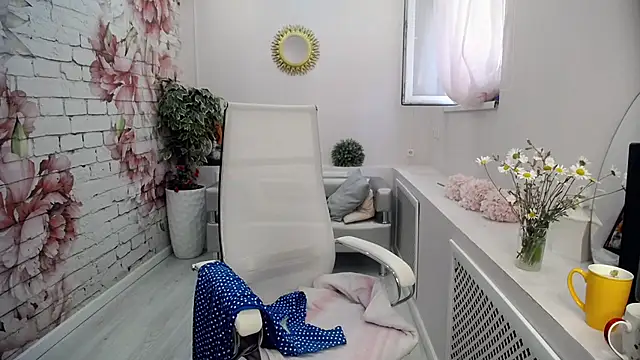 Snapshot of Cutie_Asya chatting on 06/29/26, 04:30 Cutie Asya online show from 06/29/26, 04:30