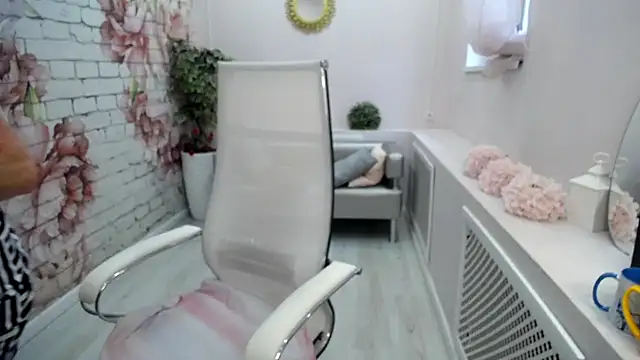 Snapshot of Cutie_Asya chatting on 07/14/26, 04:39 Cutie Asya online show from 07/14/26, 04:39