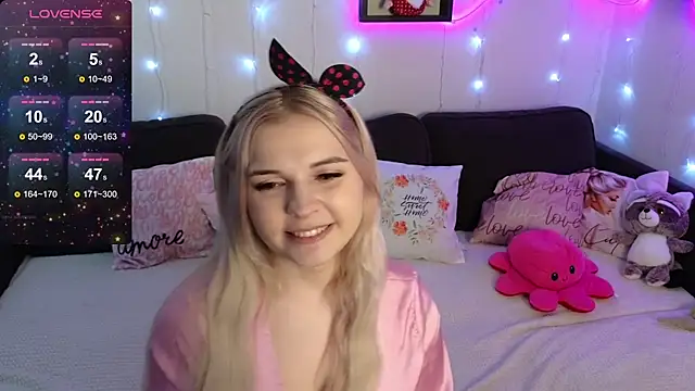 Snapshot of Kate_Legend chatting on 01/27/25, 04:20 Kate Legend online show from 01/27/25, 04:20