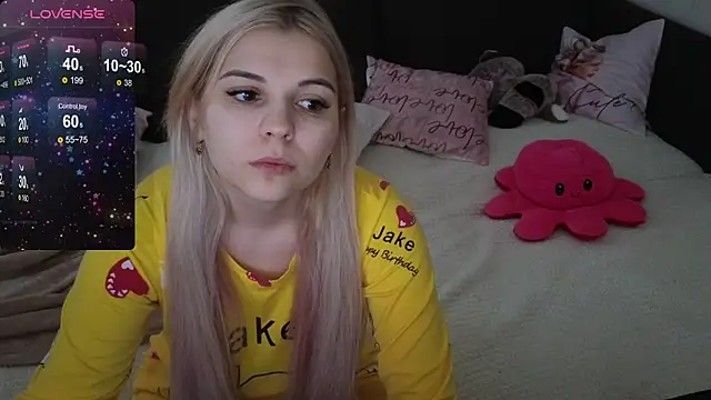 Snapshot of Kate_Legend chatting on 02/02/25, 04:05 Kate Legend online show from 02/02/25, 04:05