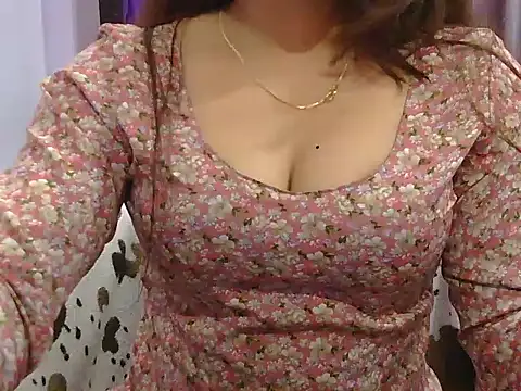 Snapshot of cutie-taara chatting on 02/24/25, 08:27 cutie-taara online show from 02/24/25, 08:27
