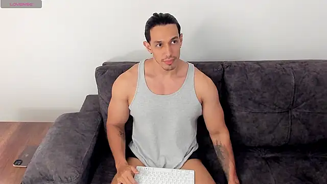 Lorenzoferrec online show from 06/06/26, 02:27
