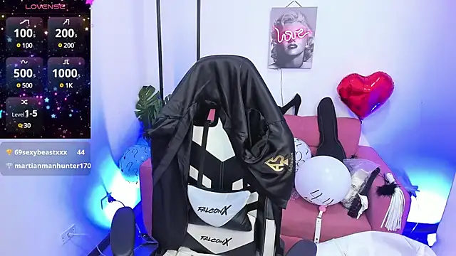 Snapshot of blackberrys_ chatting on 02/17/25, 11:55 blackberrys online show from 02/17/25, 11:55