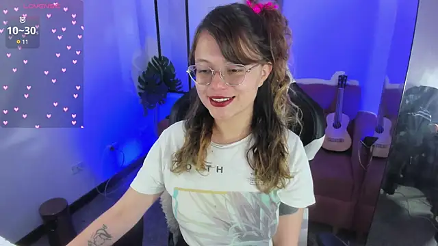 Snapshot of blackberrys_ chatting on 10/13/25, 01:44 blackberrys online show from 10/13/25, 01:44