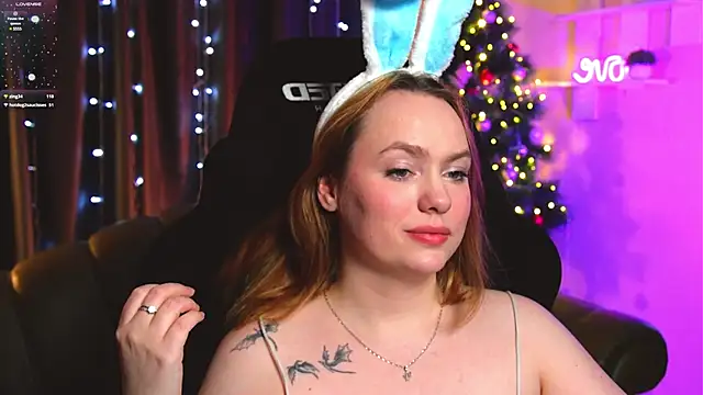 Snapshot of Kari_Lunna chatting on 12/25/24, 06:20 Kari Lunna online show from 12/25/24, 06:20