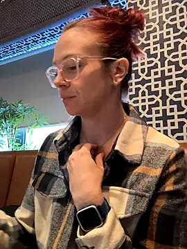 MelodyRoseUk online show from 11/18/25, 09:58