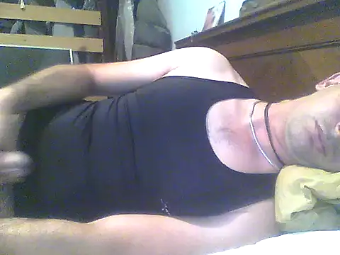 Snapshot of frank32love chatting on 01/05/25, 01:47 frank32love online show from 01/05/25, 01:47