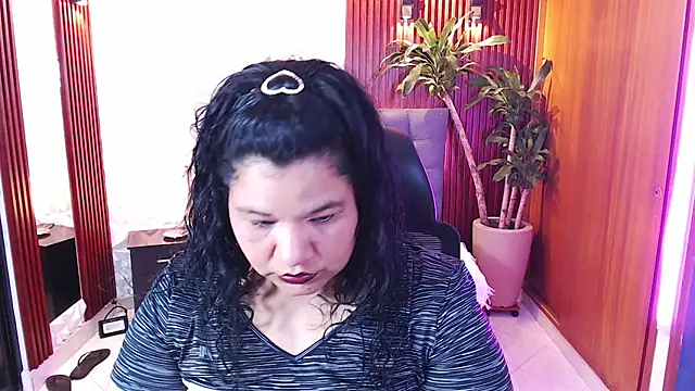 Snapshot of may_prg chatting on 12/10/24, 04:17 may prg online show from 12/10/24, 04:17