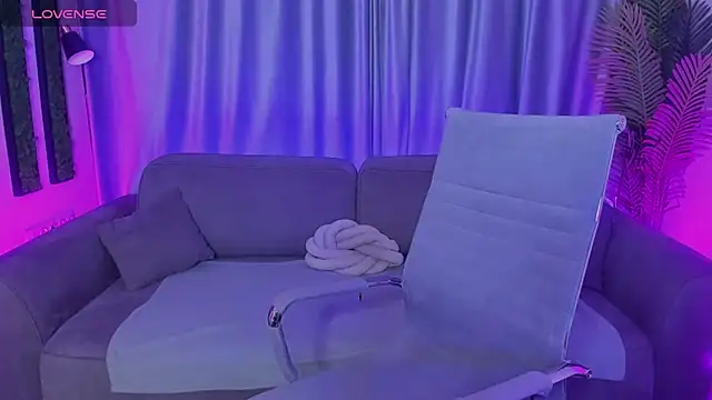 Snapshot of Eva_Millss chatting on 01/23/25, 04:15 Eva Millss online show from 01/23/25, 04:15