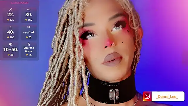 DanniLee  online show from 10/25/25, 12:07