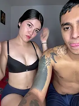 Snapshot of Jonlis01 chatting on 12/19/25, 04:03 Jonlis01 online show from 12/19/25, 04:03