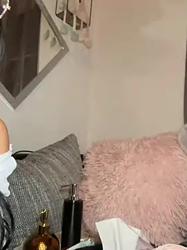 Snapshot of mrs_skinny_goddess chatting on 01/27/25, 09:33 mrs skinny goddess online show from 01/27/25, 09:33