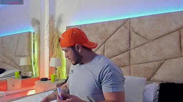 JossAckland online show from 02/18/26, 07:43