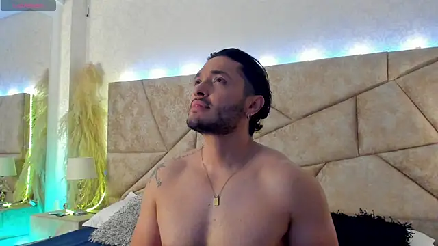 JossAckland online show from 04/14/26, 08:04