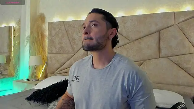 JossAckland online show from 04/20/26, 06:42