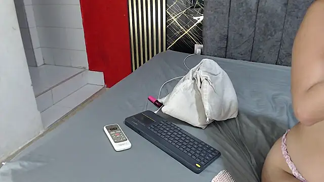 Snapshot of alana_dirty_sex chatting on 02/20/26, 06:26 alana dirty sex online show from 02/20/26, 06:26