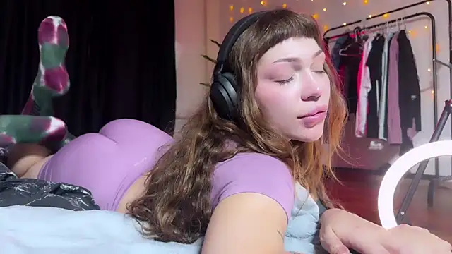 PaulaPratt online show from 12/07/24, 03:52