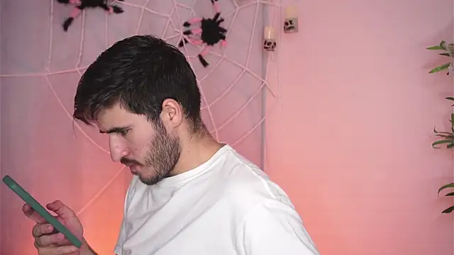 Tony Wylie online show from 10/20/25, 09:48