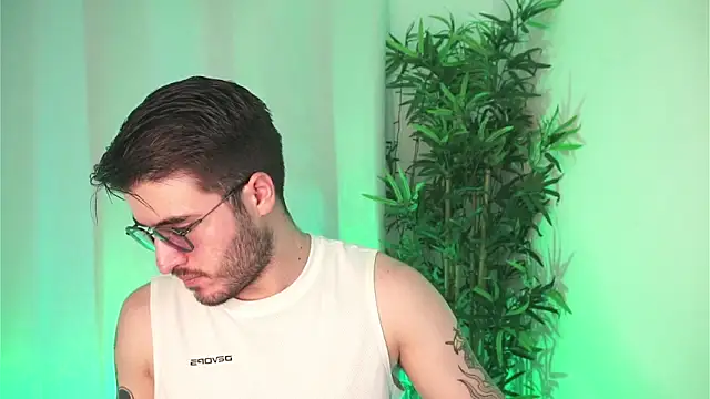 Tony Wylie online show from 04/10/26, 03:17