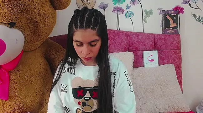 Snapshot of Madisson_Ivanova chatting on 12/20/24, 05:47 Madisson Ivanova online show from 12/20/24, 05:47