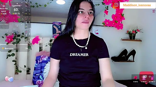 Snapshot of Madisson_Ivanova chatting on 01/11/25, 04:27 Madisson Ivanova online show from 01/11/25, 04:27