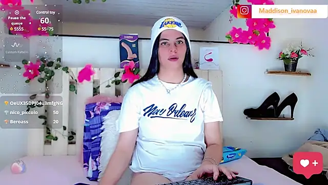 Snapshot of Madisson_Ivanova chatting on 01/11/25, 07:28 Madisson Ivanova online show from 01/11/25, 07:28