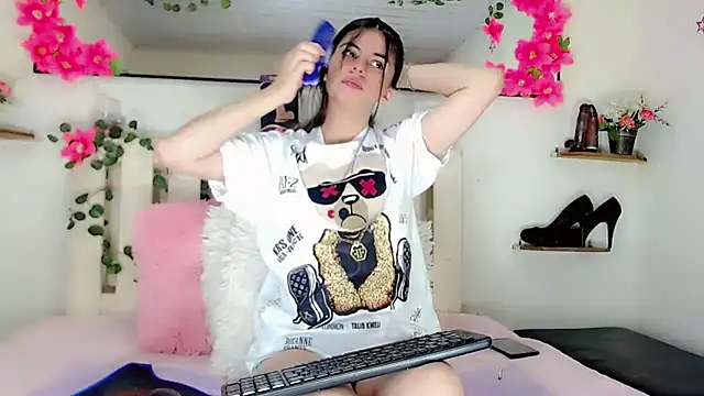 Snapshot of Madisson_Ivanova chatting on 01/16/25, 05:00 Madisson Ivanova online show from 01/16/25, 05:00