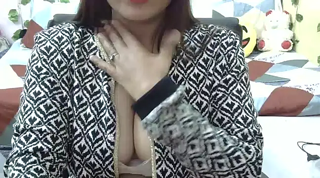 Snapshot of Bold_Pooja chatting on 01/17/25, 10:33 Bold Pooja online show from 01/17/25, 10:33