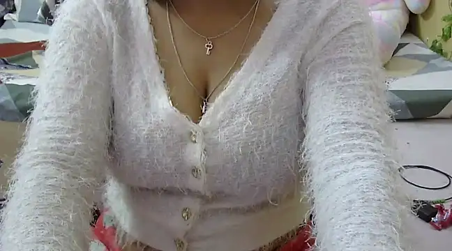 Snapshot of Bold_Pooja chatting on 02/16/25, 04:31 Bold Pooja online show from 02/16/25, 04:31
