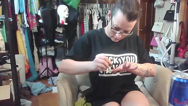 jessy0504 online show from 04/15/26, 07:58