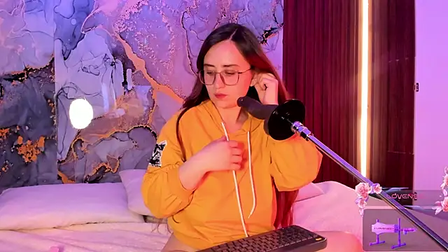 centaurigirl online show from 09/21/25, 02:35