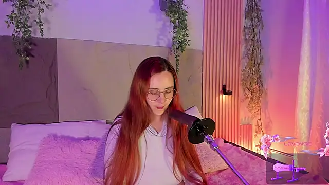 centaurigirl online show from 02/18/26, 02:18