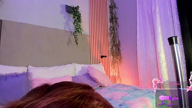 centaurigirl online show from 04/18/26, 04:05