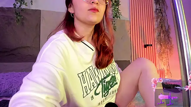 centaurigirl online show from 04/19/26, 02:44